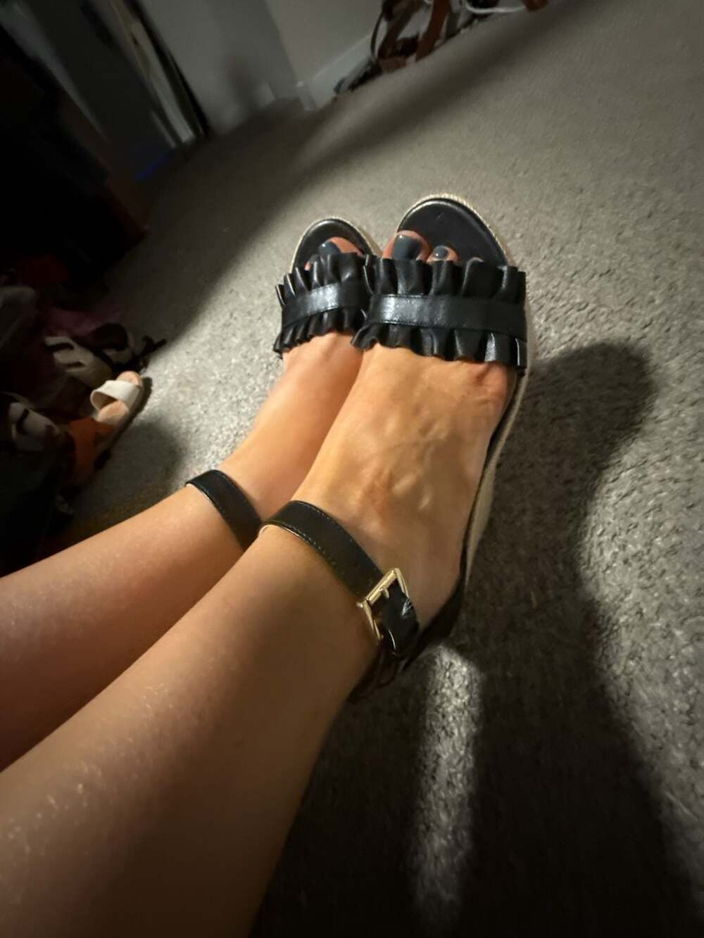 Michael Michael Kors Bella Black Leather Ruffle Espadrille Wedge Sandals. 7.5